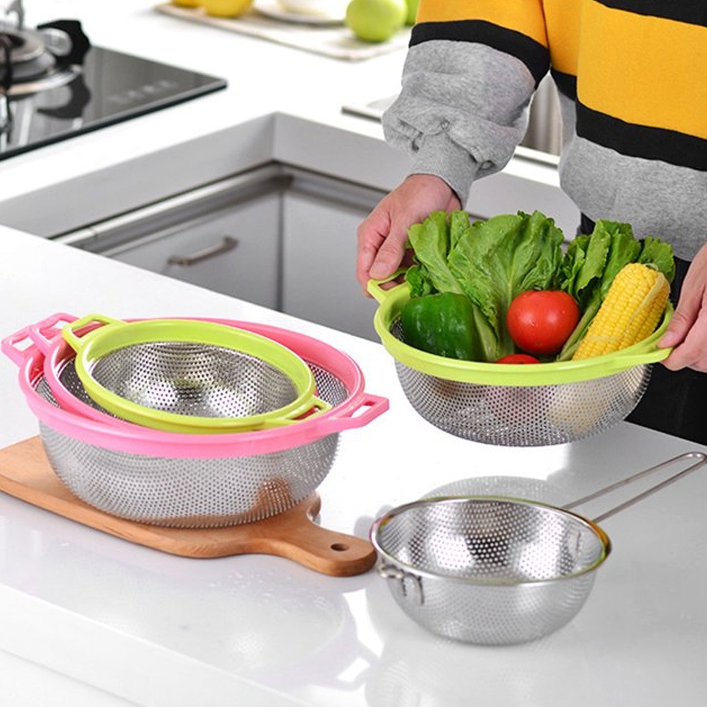 7147 Big Stainless Steel Colander With Handle Large Metal Mesh Basket Strainer For Pasta Spaghetti Berry Veggies Fruits Kitchen Food Colander Dishwasher Safe (1 Pc )